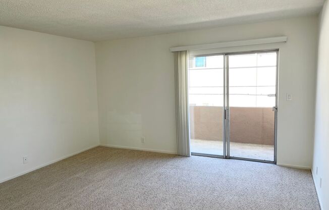 Studio, 1 bath, 360 sqft, $1,650, Unit 40-9