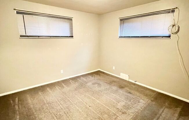 2 beds, 1 bath, $1,025, Unit Unit 1