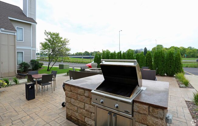 1 bed, 2 baths, 754 sqft, $1,480, Unit 724