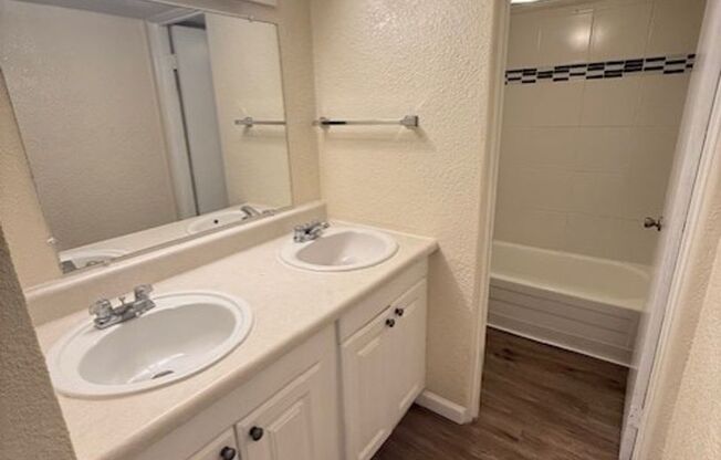 1 bed, 1 bath, 650 sqft, $900, Unit 105