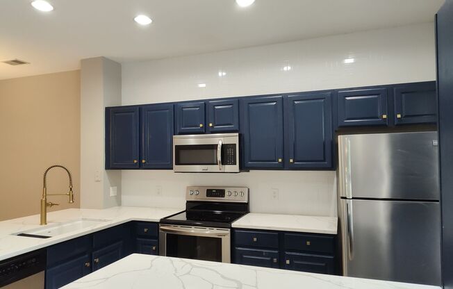 Move-in ready Condo located in Sedgefield!