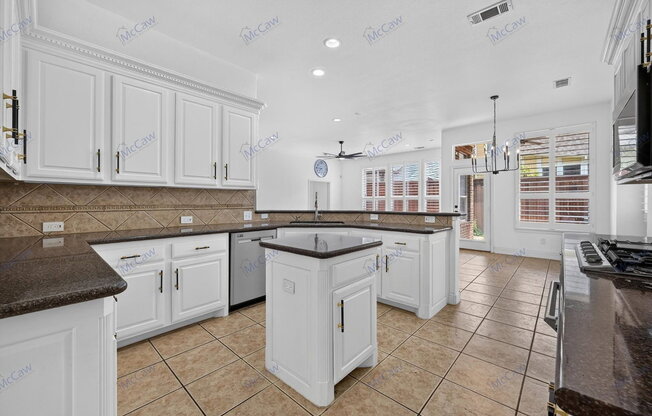 2208 GRIZZLY RUN LN