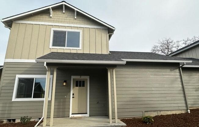 East Medford Townhome for Rent!