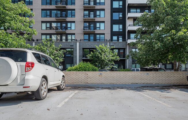 1 bed, 1 bath, $1,600, Unit # 407
