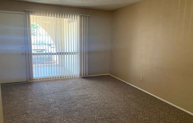 Cute townhome available in Mesa