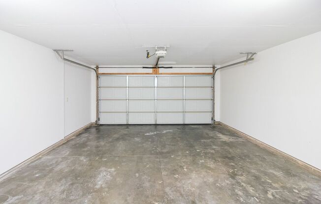 3 beds, 2.5 baths, 1,268 sqft, $1,735, Unit 4015-02