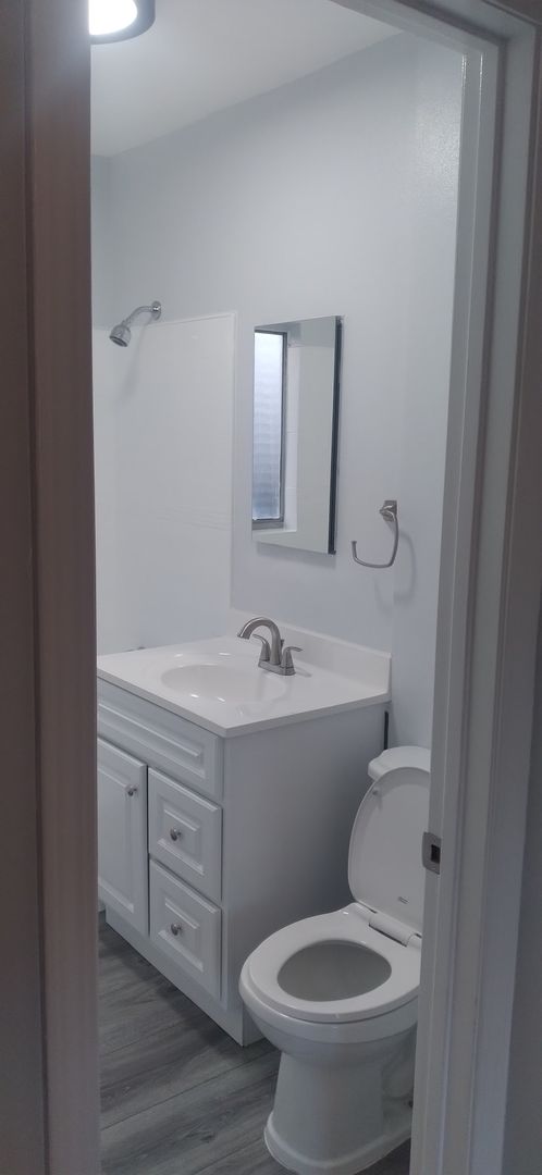 Studio, 1 bath, 500 sqft, $1,395, Unit 5