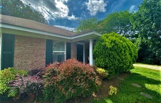 Downtown Cornelius! Minutes from Lake Norman!  2 Bedroom Duplex!  Lawn Care Included!