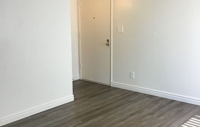 1 bed, 1 bath, 708 sqft, $1,310, Unit 2035-E