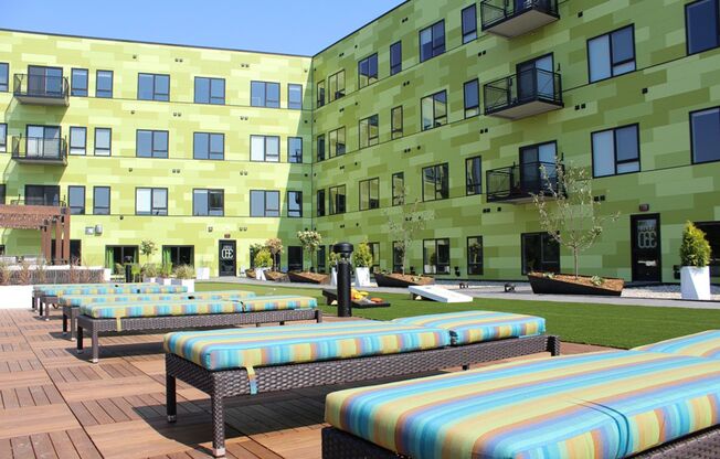 1 bed, 1 bath, 816 sqft, $1,250, Unit 409