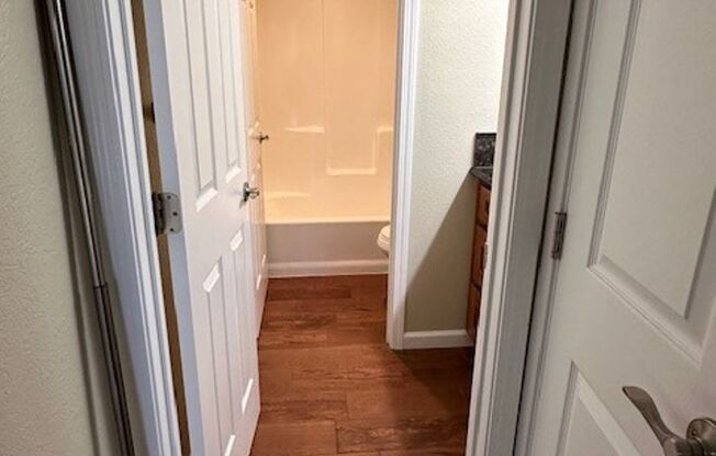 1 bed, 1 bath, 700 sqft, $1,720, Unit 146