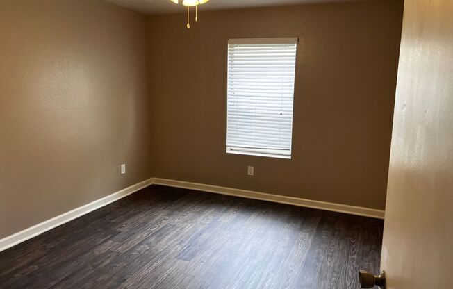 1 bed, 1 bath, 640 sqft, $850, Unit 210