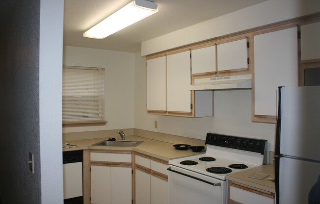 2 beds, 1.5 baths, 900 sqft, $1,545, Unit 3717-05