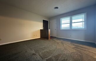 2 beds, 1 bath, $1,099, Unit 3