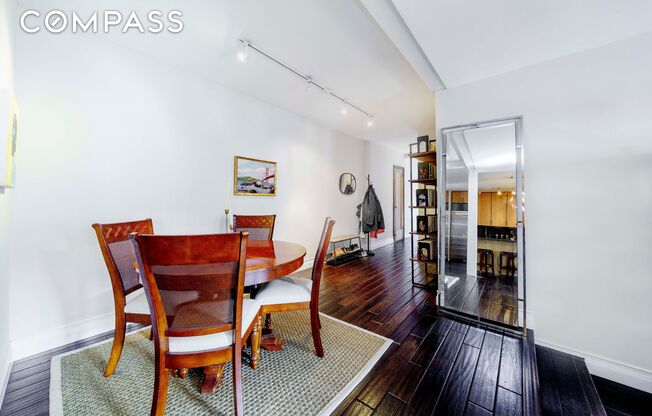 255 W 23 ST 4 HWY