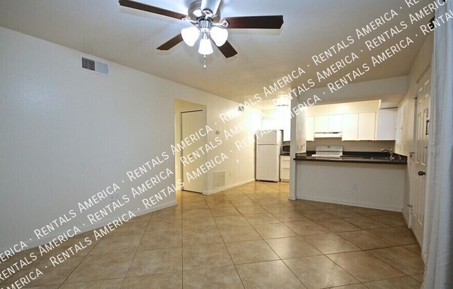 1014 E Spence Ave