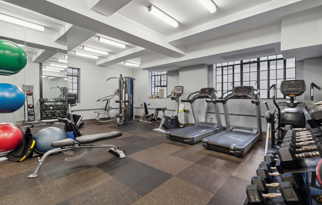 Studio, 1 bath, $3,900, Unit 4B