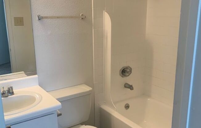 1 bed, 1.5 baths, 866 sqft, $935, Unit 2304