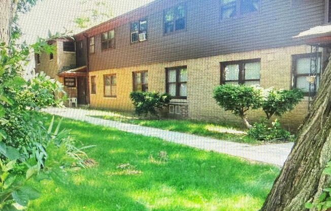 3400-3402 N Gordon PL