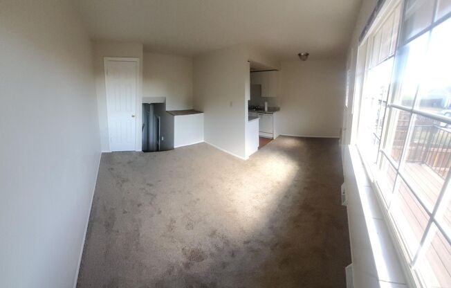 2 beds, 1.5 baths, 918 sqft, $1,895