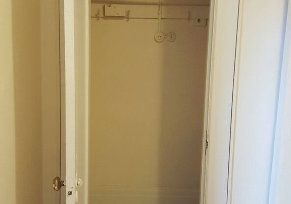 2 beds, 2 baths, 775 sqft, $1,875, Unit 410