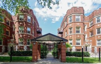 Available 9/1 - Bright 2-bed 1-Bath condo - Rodgers Park!