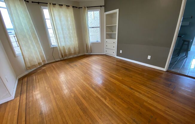 2811-2815 Telegraph Ave