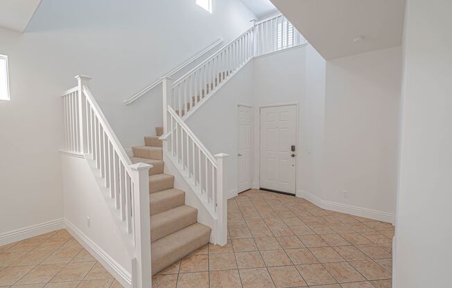 4 Bedroom Home for Rent in Canyon Country!
