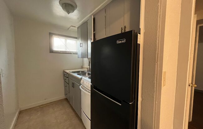 1 bed, 1 bath, 340 sqft, $845, Unit 18