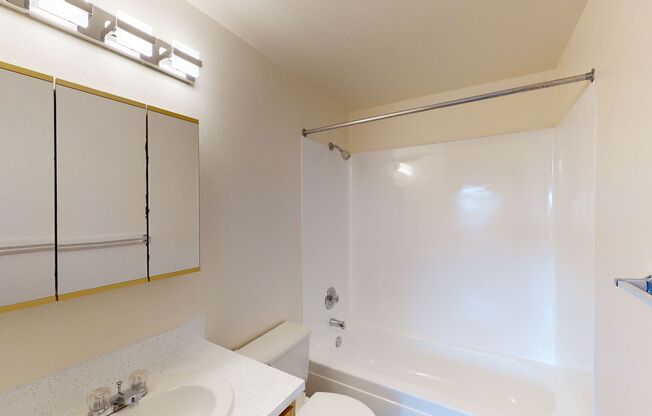 2 beds, 1 bath, 684 sqft, $2,295, Unit 2026 Preleasing - 2 Bedroom