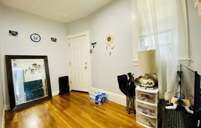 1 bed, 1 bath, $2,250, Unit 5