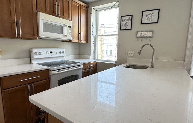 4 beds, 1 bath, $5,750, Unit 3