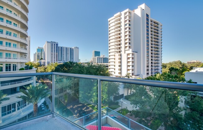 Enjoy the BEST Downtown Orlando Living! Stylish 2/2 Sky Home at 101 Eola ~ 1 Block to Lake Eola!