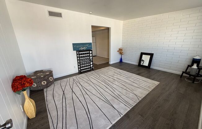 524 W Malibu Dr #4