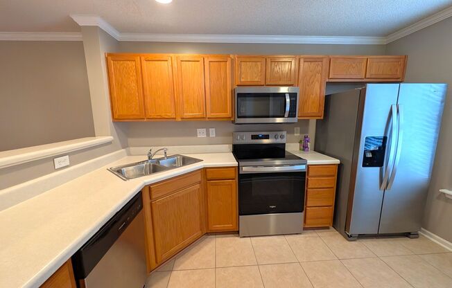 Charming, townhome located in the Bennington Place Community in Charlotte!