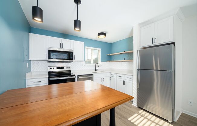 649 E Leicester