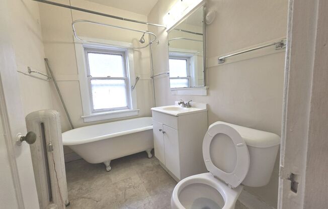 1 bed, 1 bath, $1,150, Unit 9