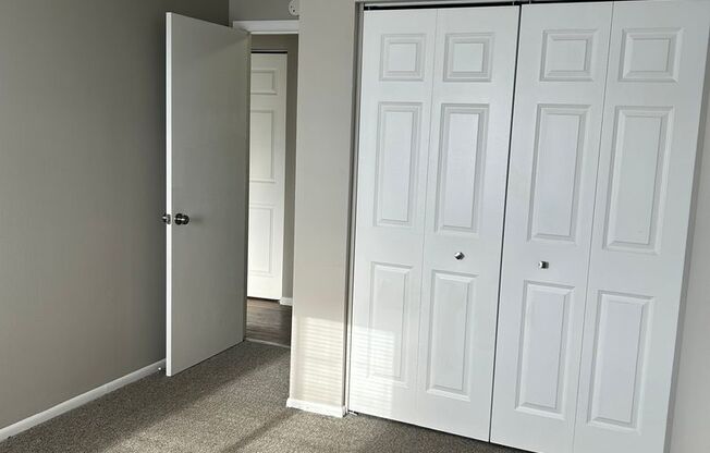 2 beds, 1 bath, 720 sqft, $1,100, Unit 1033305