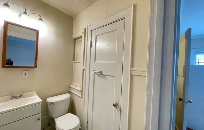 Studio, 1 bath, $825, Unit 304