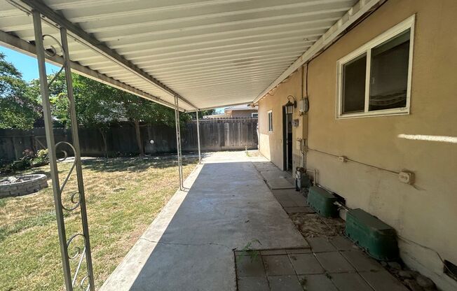 2114 FREMONT AVE