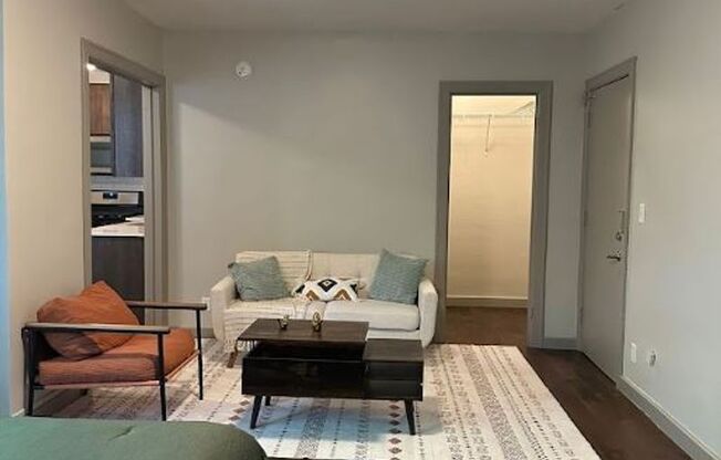 Studio, 1 bath, 600 sqft, $1,049, Unit Unit 315