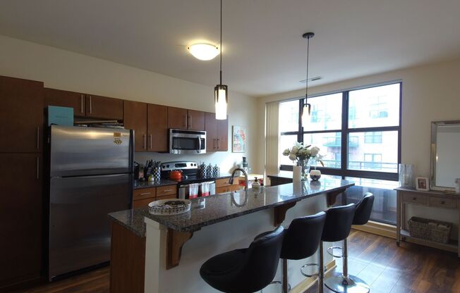 2 beds, 2.5 baths, 1,560 sqft, $3,295, Unit 402