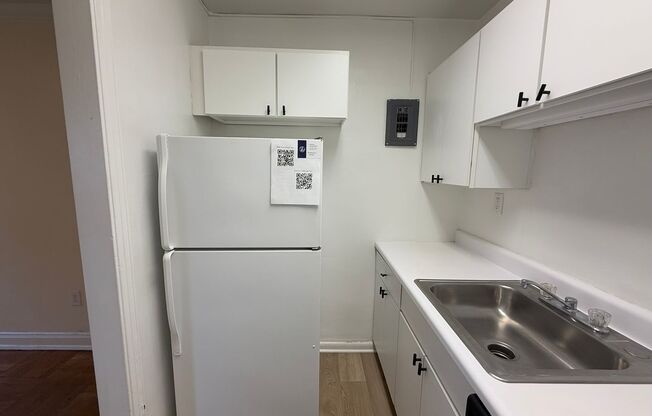 1 bed, 1 bath, 768 sqft, $1,450, Unit Royal York 312