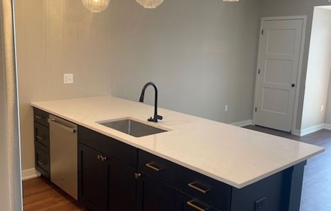 1 bed, 1 bath, 897 sqft, $2,695, Unit 314
