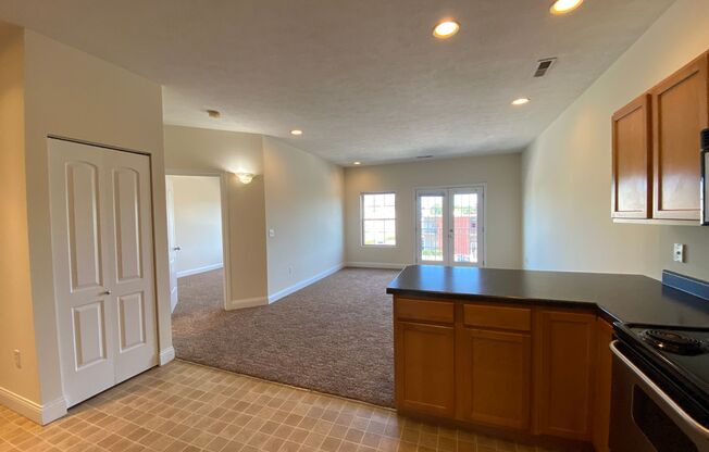 1 bed, 1 bath, 775 sqft, $900, Unit Apt. E