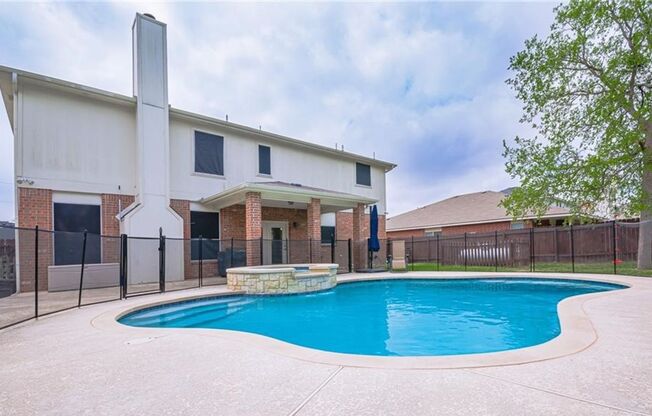 4 bedroom with inground pool!