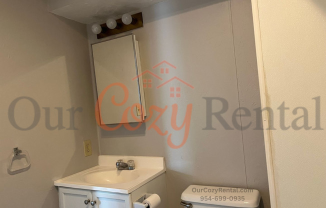 2 beds, 1 bath, 808 sqft, $1,095, Unit 01