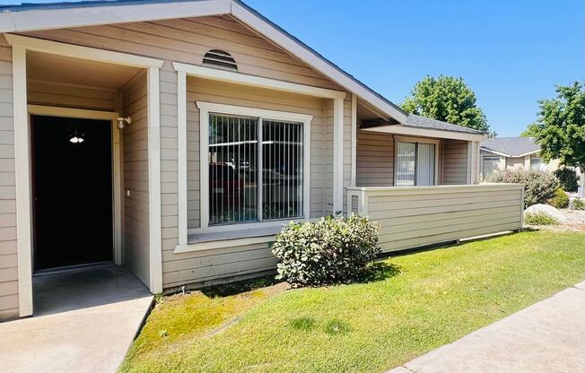 2 beds, 1 bath, 849 sqft, $1,525, Unit 035
