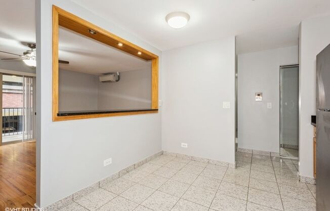 2 beds, 2 baths, 1,085 sqft, $1,995, Unit 5202-307