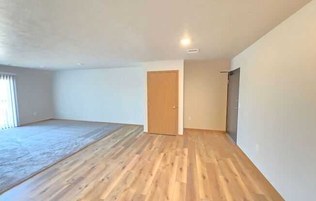 2 beds, 1 bath, 1,090 sqft, $1,230, Unit 3500 206